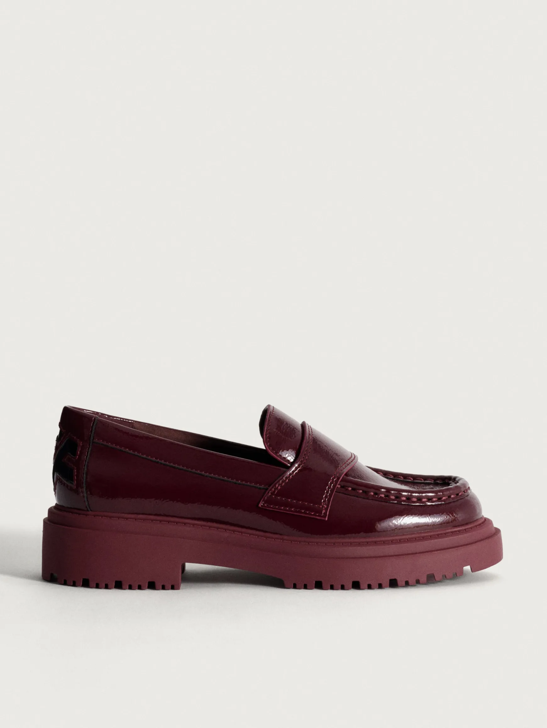 mocassin_school_vin_5.webp HOFF Chaussure Plate*MOCASSIN SCHOOL VIN
