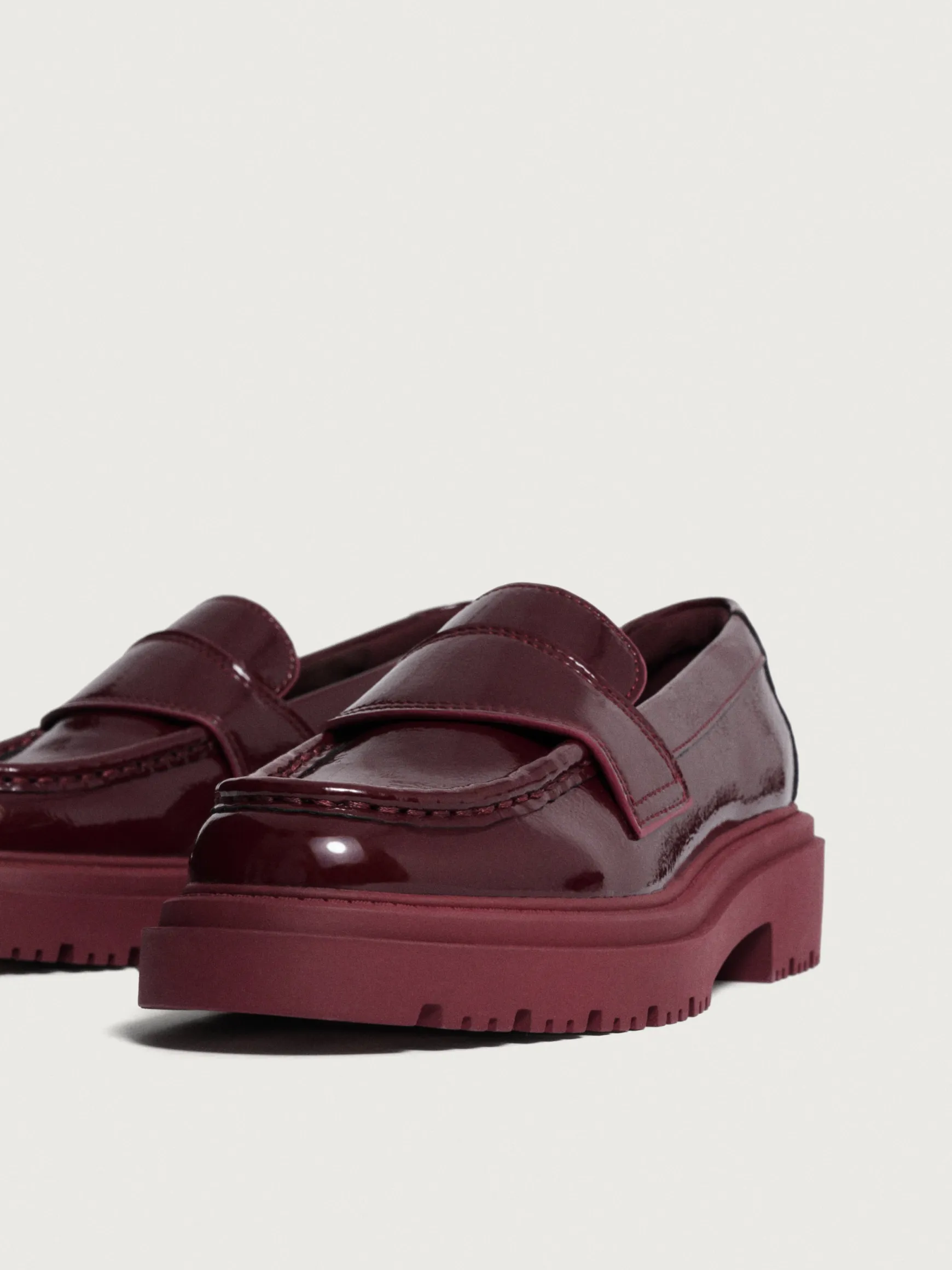 mocassin_school_vin_7.webp HOFF Chaussure Plate*MOCASSIN SCHOOL VIN